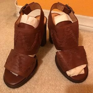 Issue leather women woven sandals heels size 37